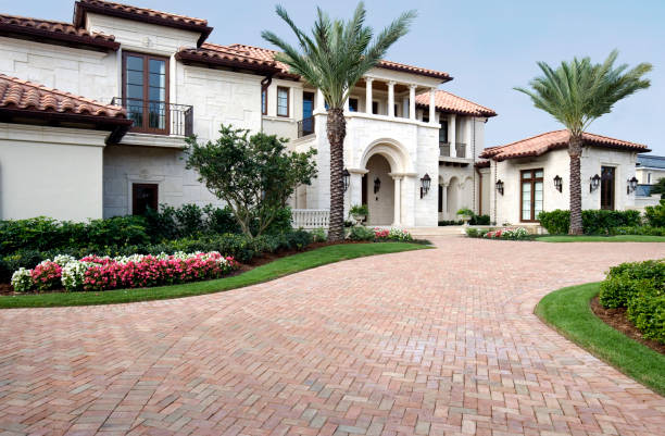 Best Driveway Pavers Installation  in Lindenhurst, IL